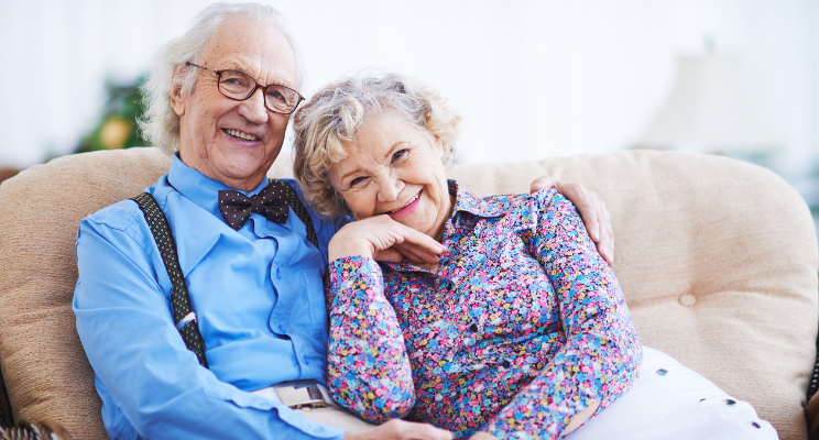 Turnaroundsenior_couple744400_